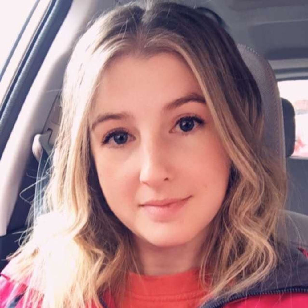 Meet your Posher, Cynthia